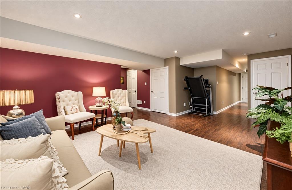 204 Park Avenue W Property Photo 26