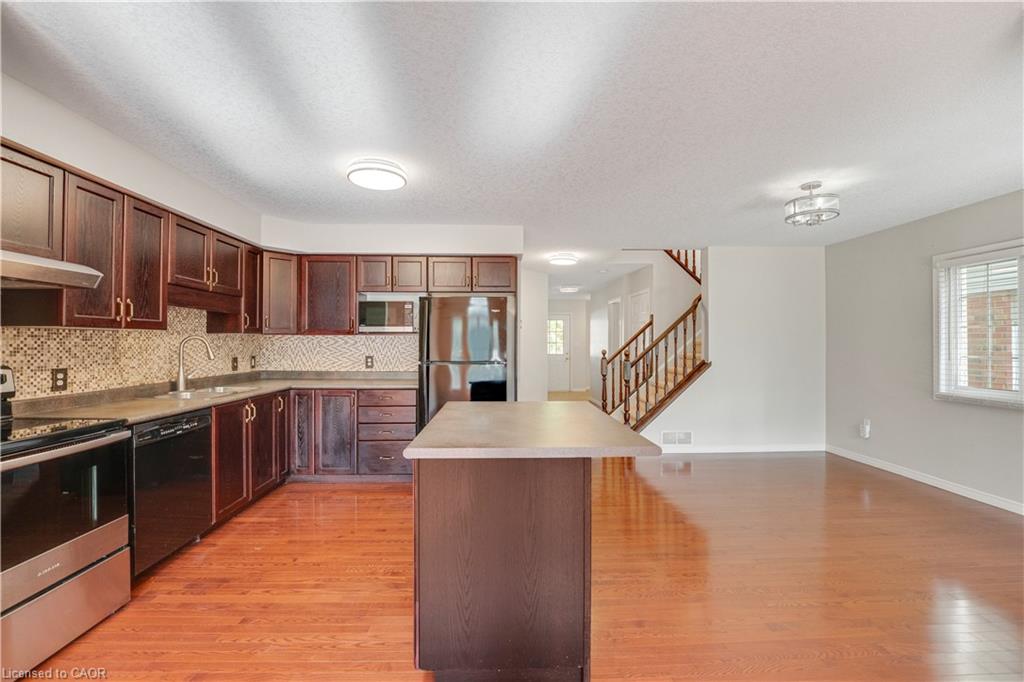 565 Wild Iris Avenue Property Photo 17