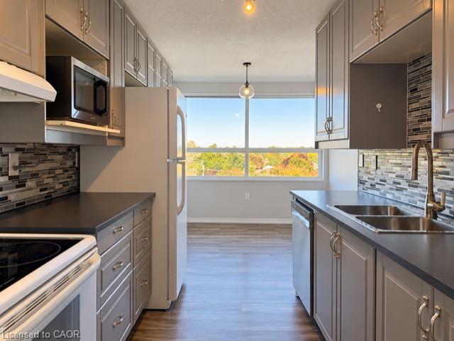 615-200 Jamieson Parkway Property Photo 4