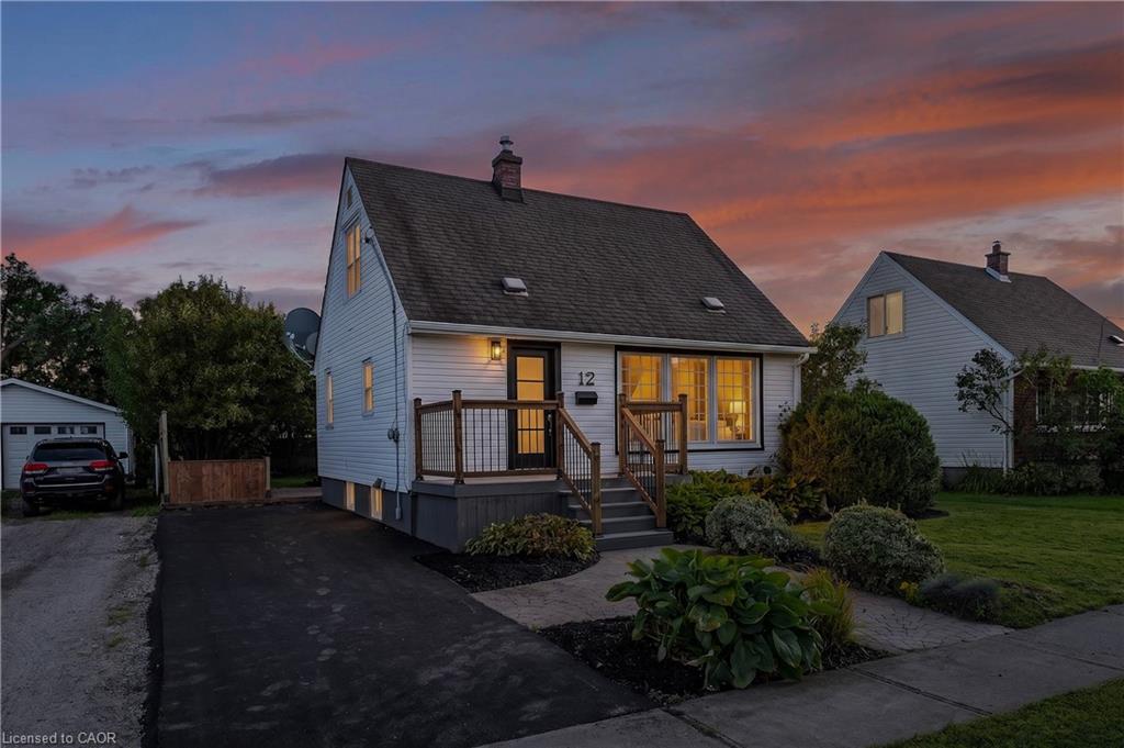 12 Admiral Road Property Photo 2