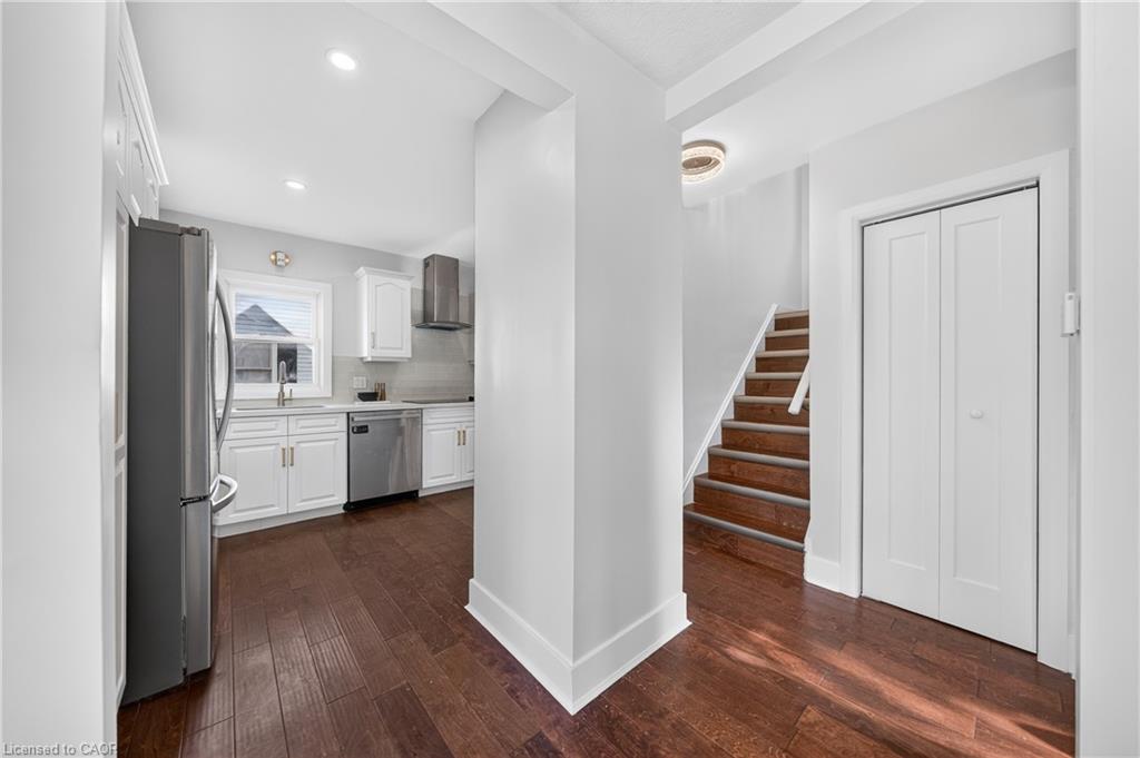 12 Admiral Road Property Photo 17