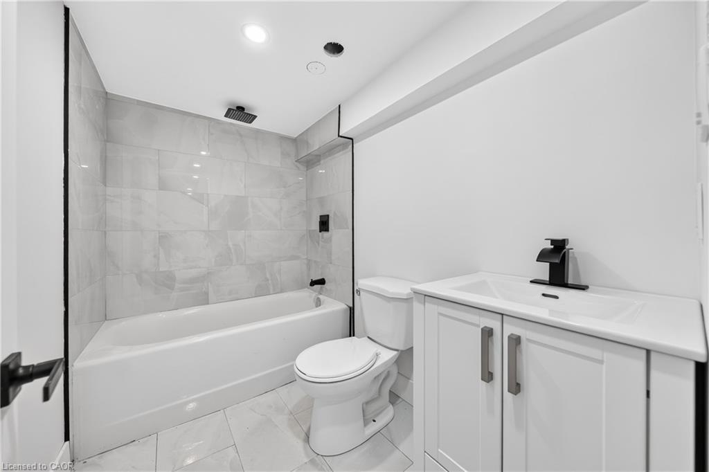 12 Admiral Road Property Photo 36