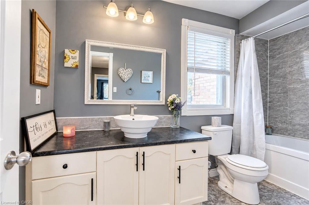 46 Robson Avenue Property Photo 35