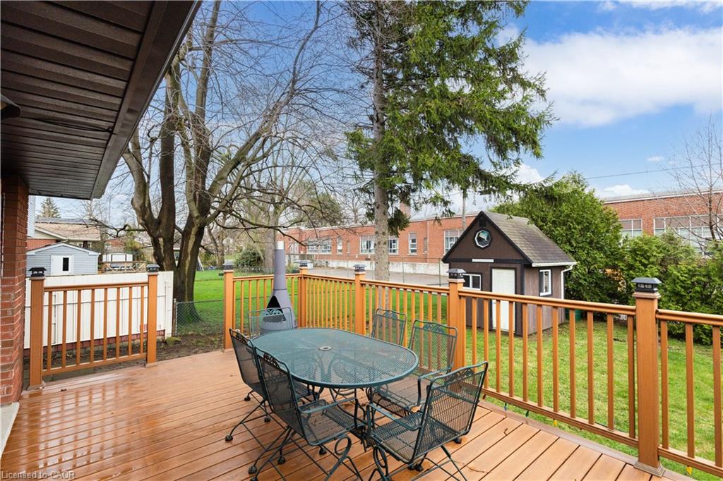 32 Belair Drive Property Photo 12