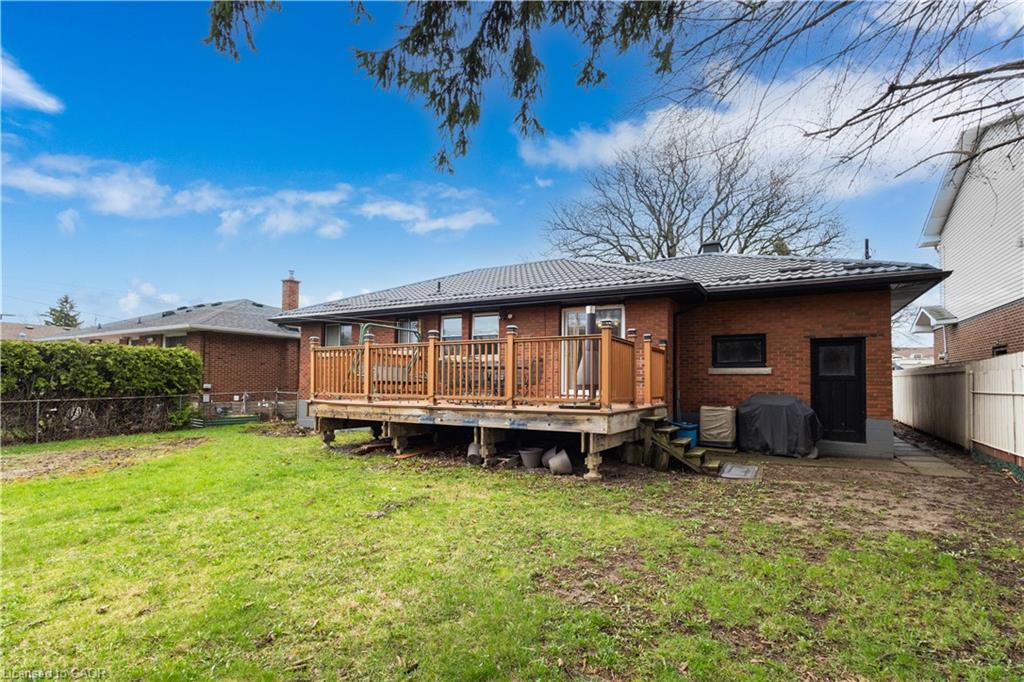 32 Belair Drive Property Photo 17
