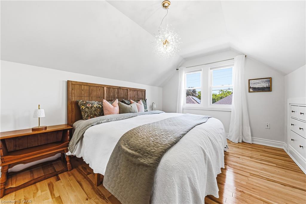 255 Weir Street N Property Photo 21