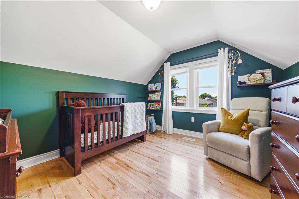 255 Weir Street N Property Photo 24