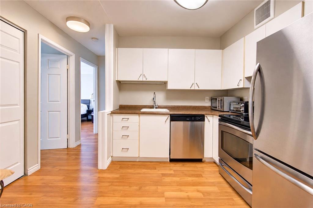 306-15 Hofstetter Avenue Property Photo 8