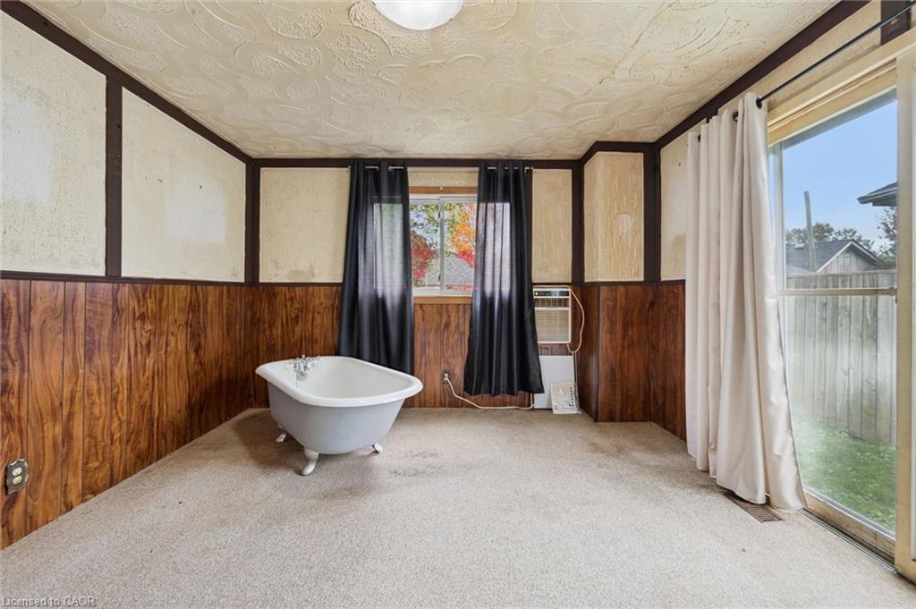 127 Spadina Road E Property Photo 8