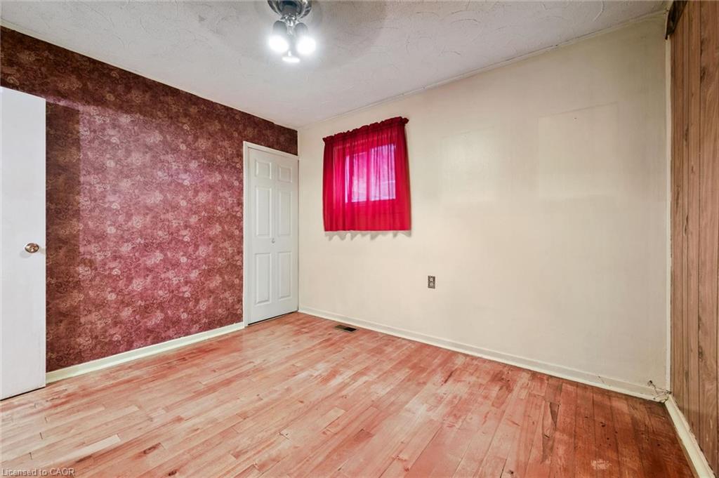 127 Spadina Road E Property Photo 12
