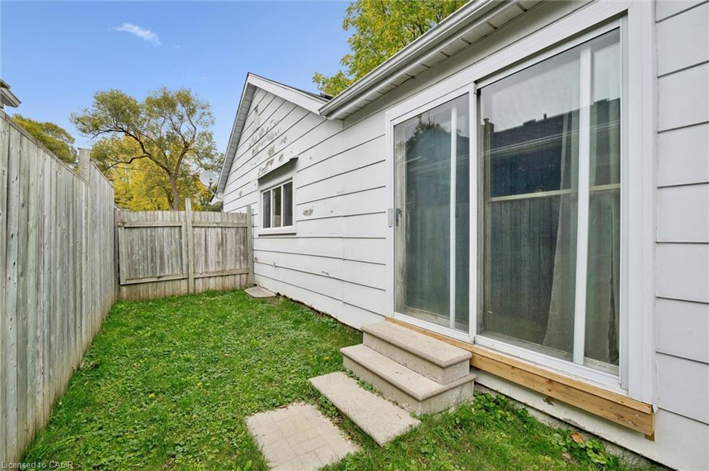 127 Spadina Road E Property Photo 17
