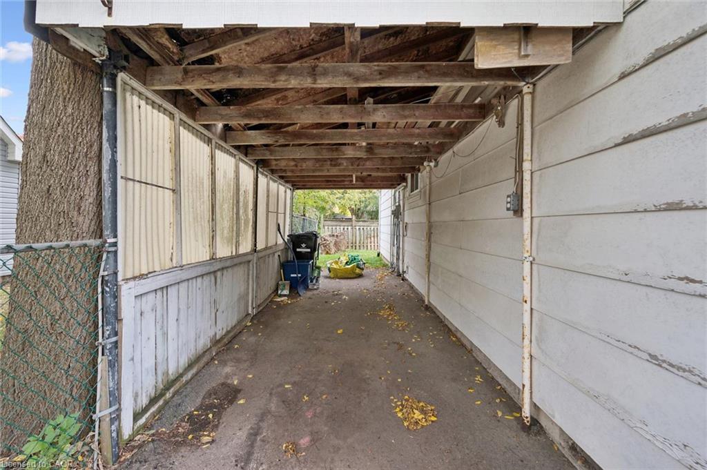 127 Spadina Road E Property Photo 25