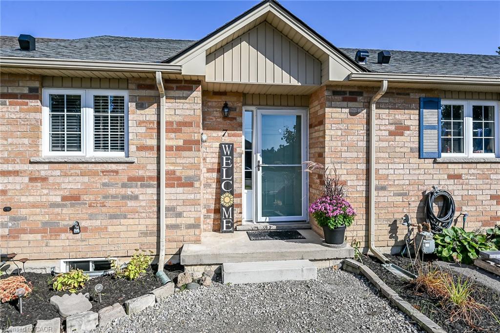 7 Powell Lane Property Photo 4