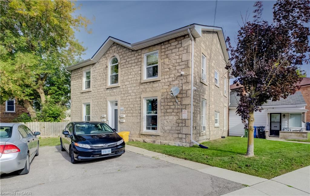 172 Arthur Street S Property Photo 4