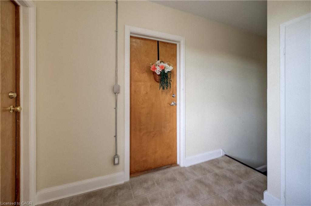 172 Arthur Street S Property Photo 12