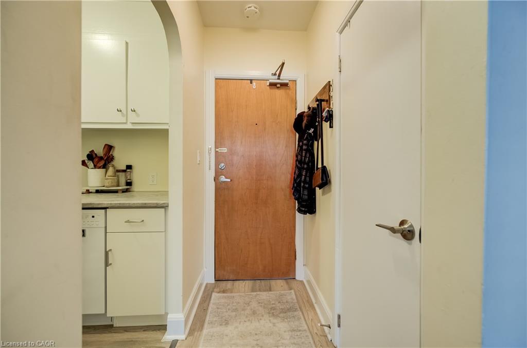172 Arthur Street S Property Photo 13