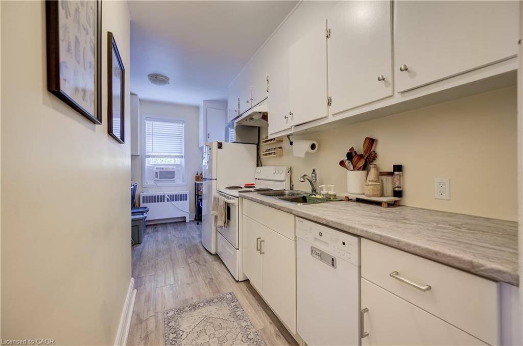 172 Arthur Street S Property Photo 14