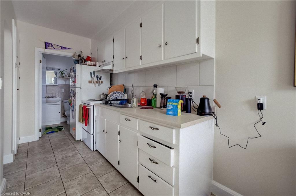 172 Arthur Street S Property Photo 20