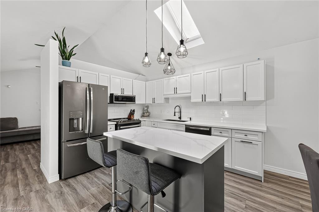 10 Potters Way Property Photo 3