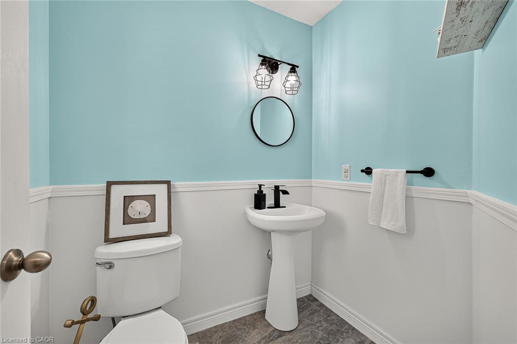 10 Potters Way Property Photo 15