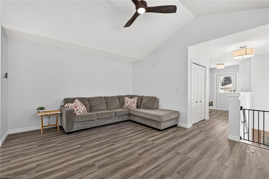 10 Potters Way Property Photo 17