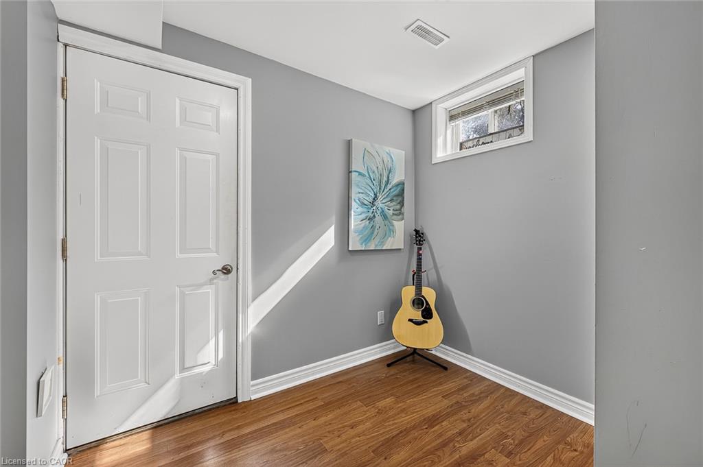 10 Potters Way Property Photo 31