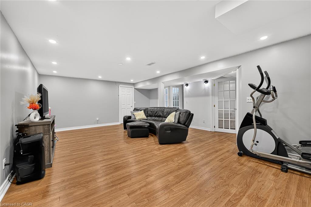 10 Potters Way Property Photo 32