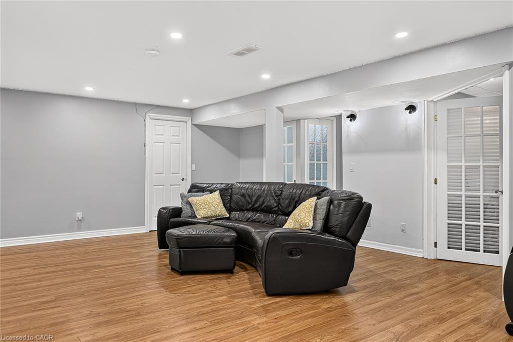 10 Potters Way Property Photo 33