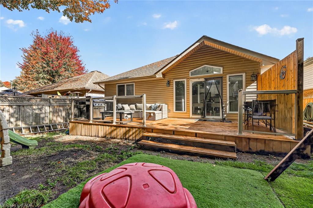 10 Potters Way Property Photo 40