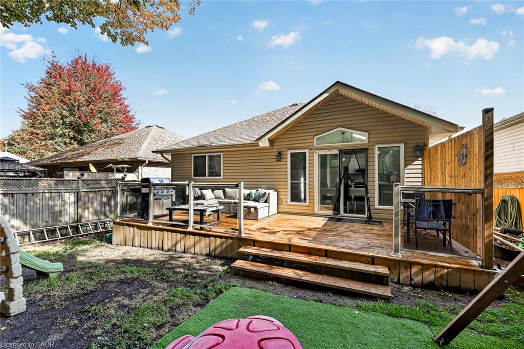 10 Potters Way Property Photo 41