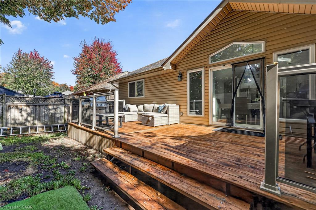 10 Potters Way Property Photo 42