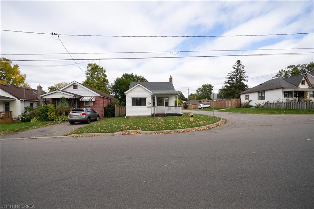 364 Wellington Street Property Photo 2