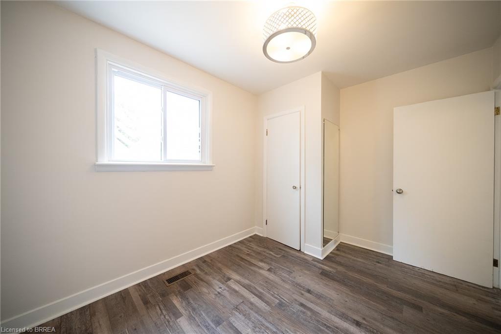 364 Wellington Street Property Photo 12