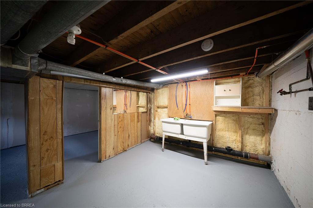 364 Wellington Street Property Photo 18