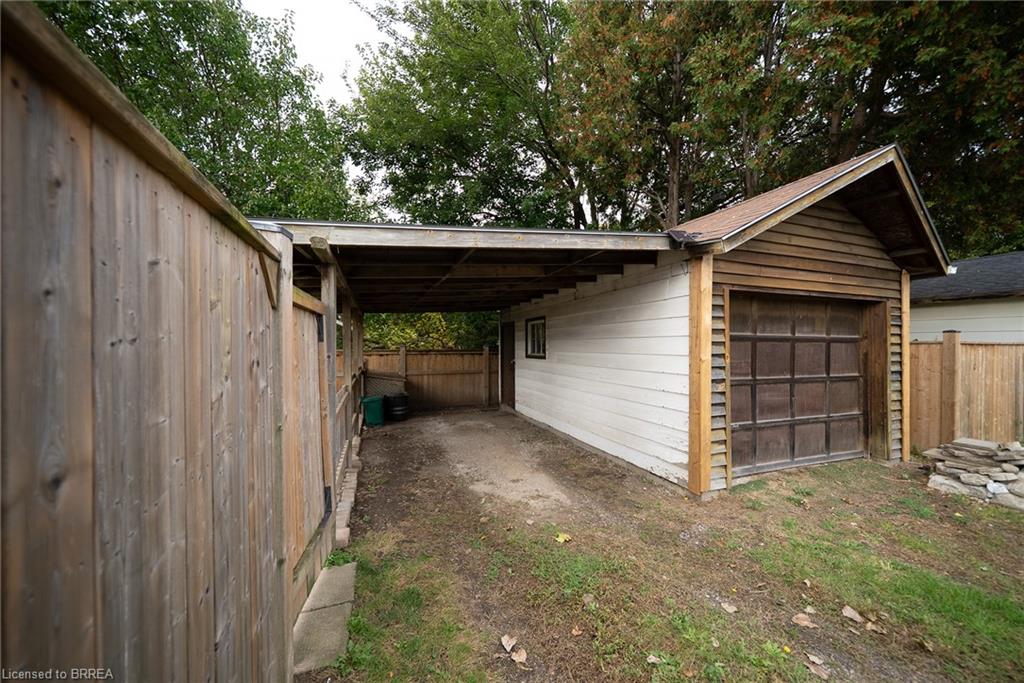 364 Wellington Street Property Photo 21