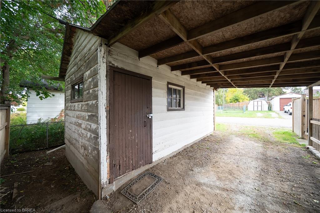 364 Wellington Street Property Photo 22