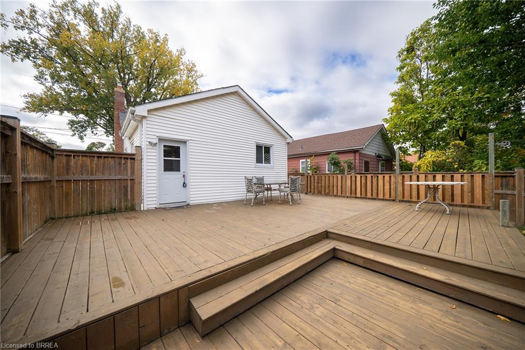 364 Wellington Street Property Photo 25