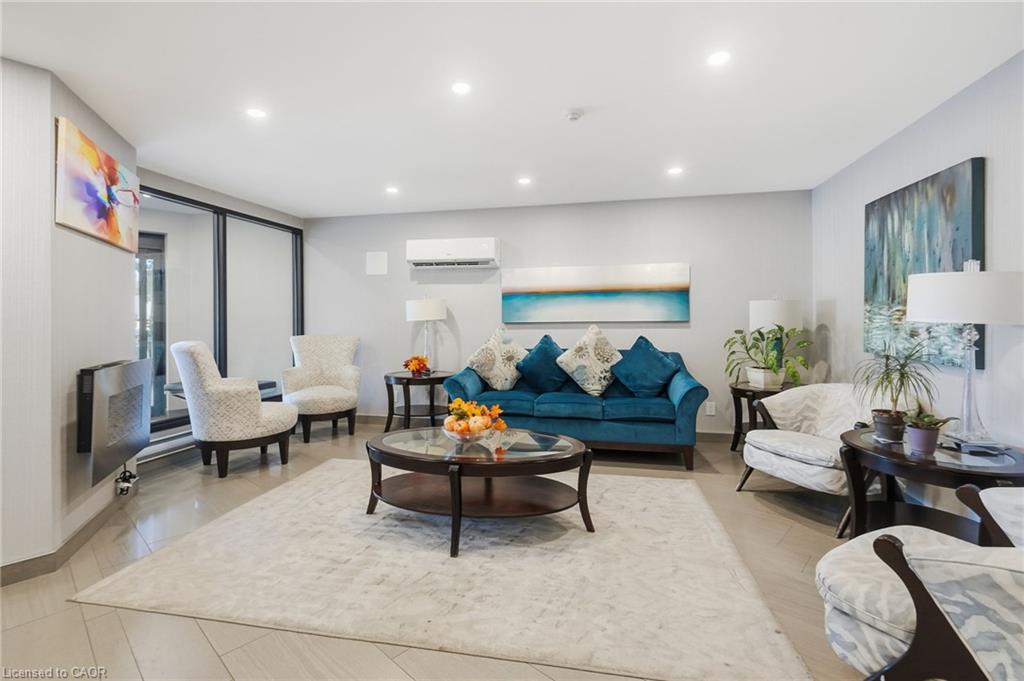 1111-700 Dynes Road Property Photo 4