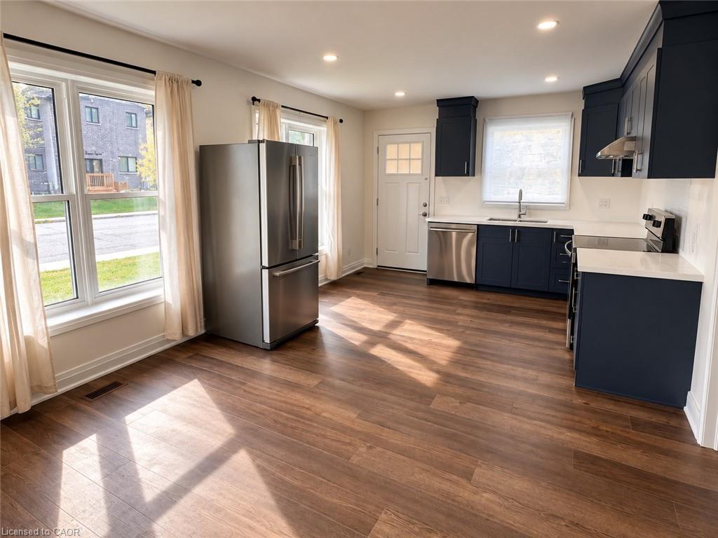 15 Keele Street Unit B Property Photo 2