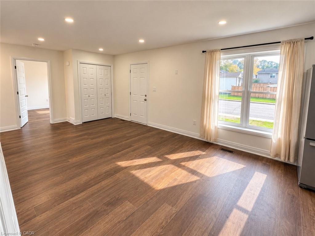 15 Keele Street Unit B Property Photo 5