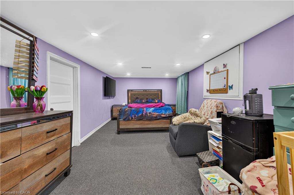 21 Cameron Avenue N Property Photo 18