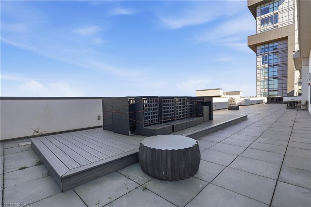 425-450 Dundas Street E Property Photo 8
