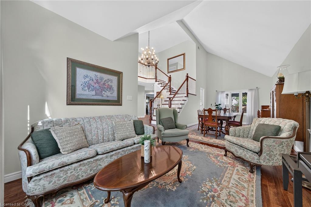8 Cayley Court Property Photo 7