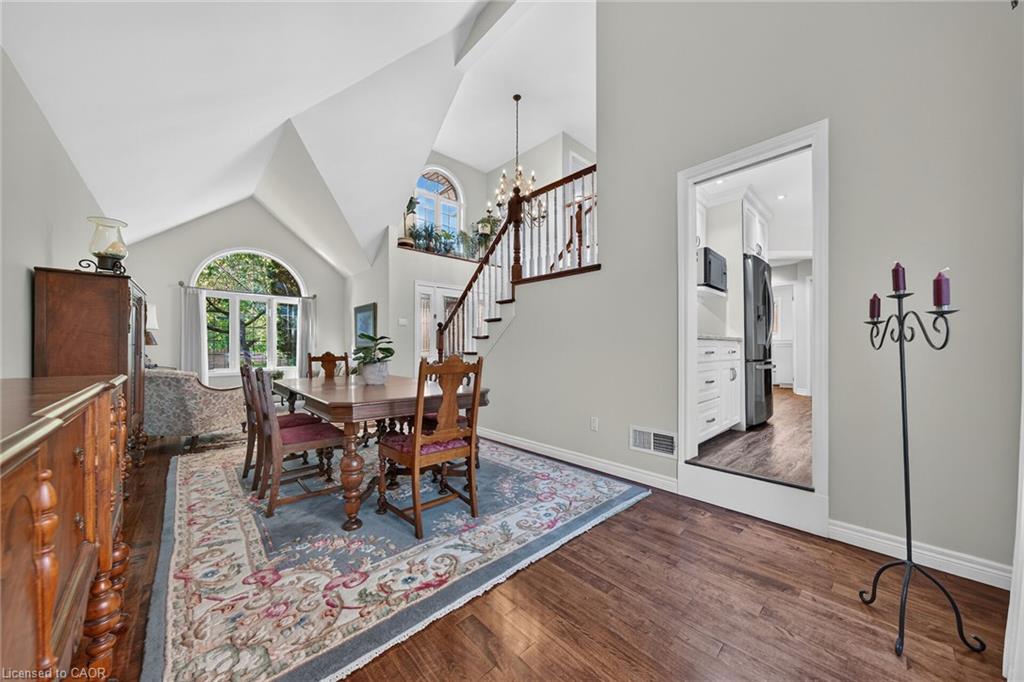 8 Cayley Court Property Photo 9