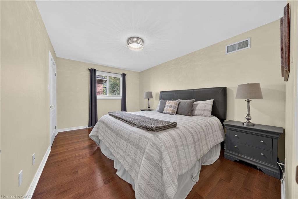 8 Cayley Court Property Photo 26