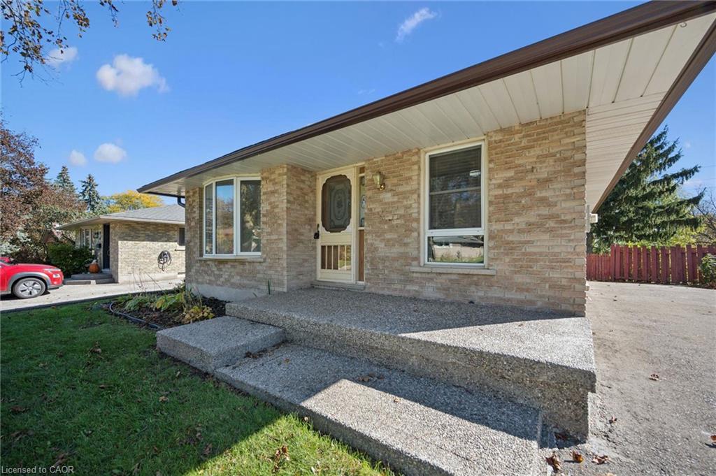 11 Caledon Court Property Photo 5