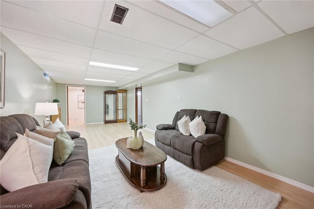 11 Caledon Court Property Photo 28