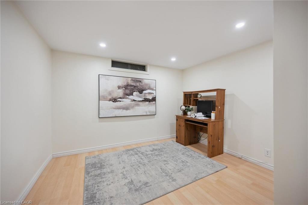 11 Caledon Court Property Photo 29