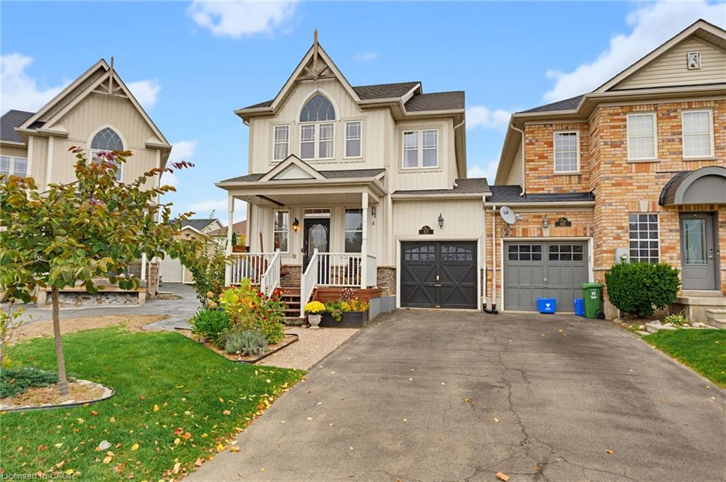 63 Golden Iris Crescent Property Photo 1