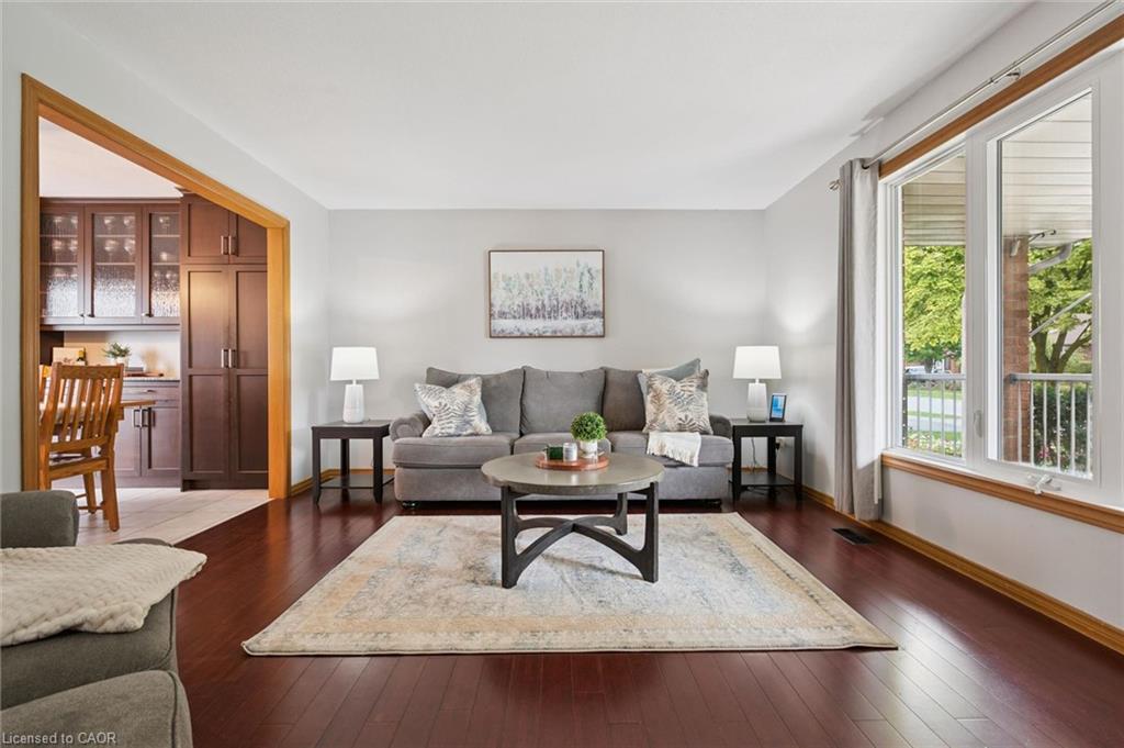 24 Greenwich Drive Property Photo 4